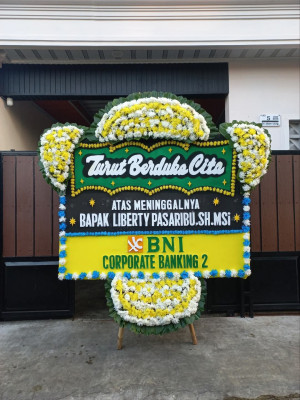 Papan Bunga Duka di Ngablak