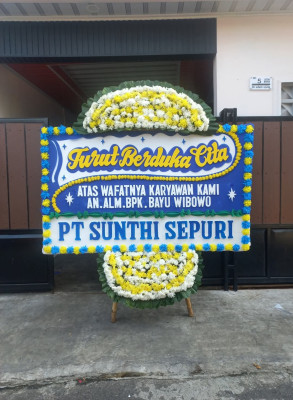 Papan Bunga Duka di Ngablak
