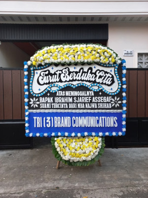 Papan Bunga Duka di Ngablak